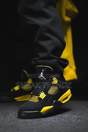 Air Jordan R4 Thunder Yellow