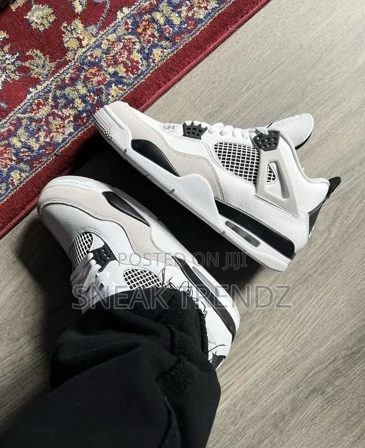 Air Jordan R4 Military Black