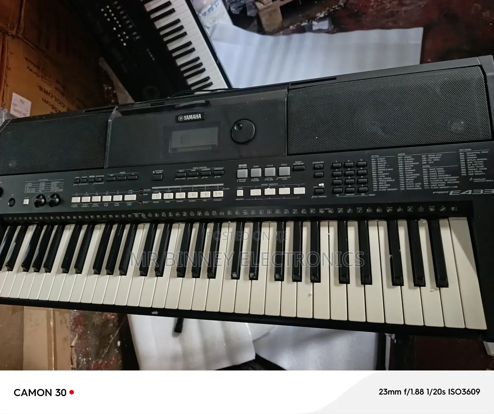 Yamaha PSR E433