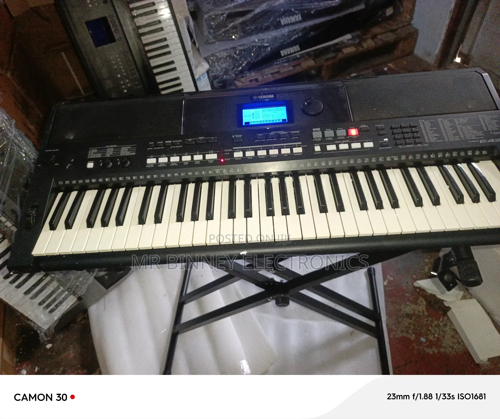 Yamaha PSR E433