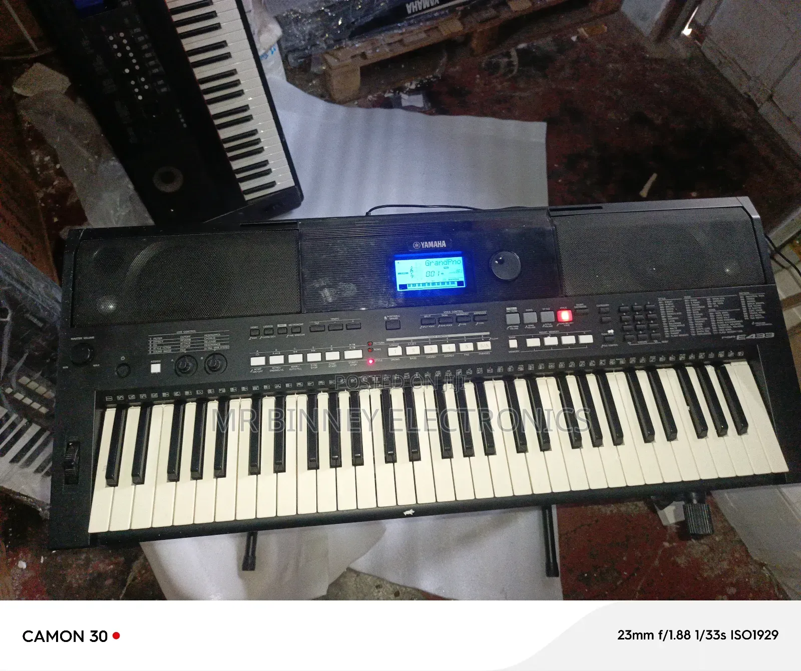 Yamaha PSR E433