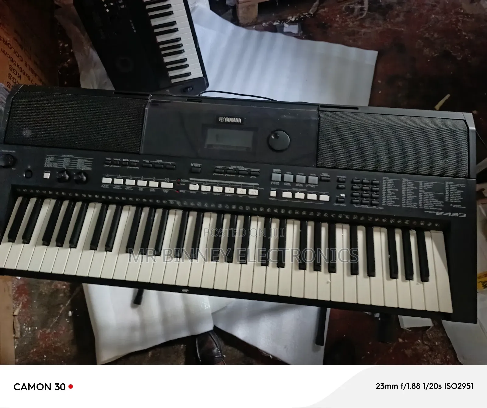 Yamaha PSR E433