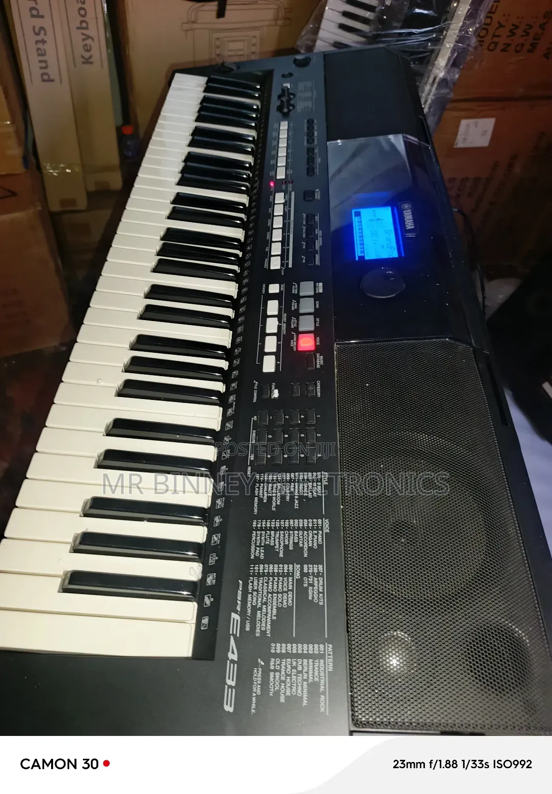 Yamaha PSR E433