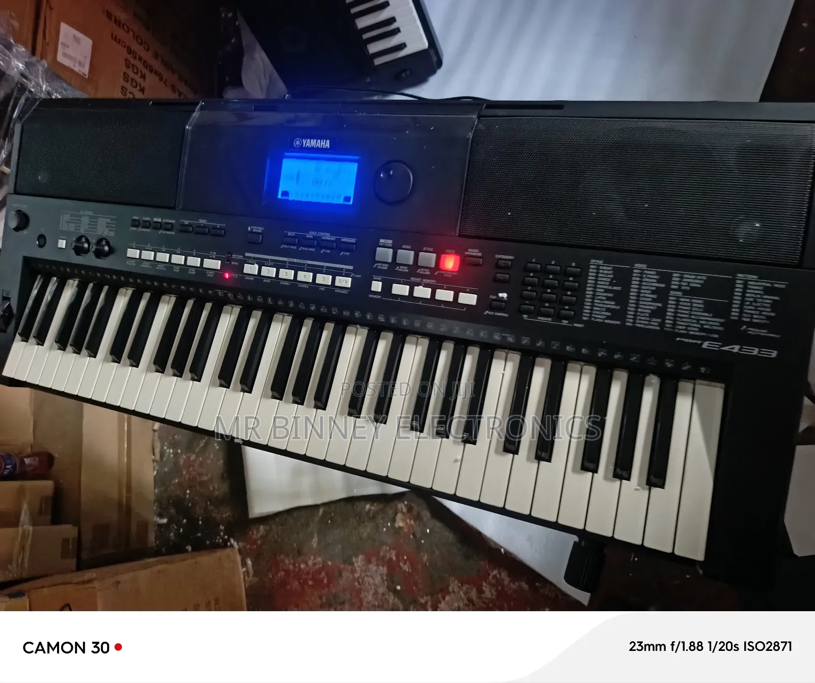 Yamaha PSR E433