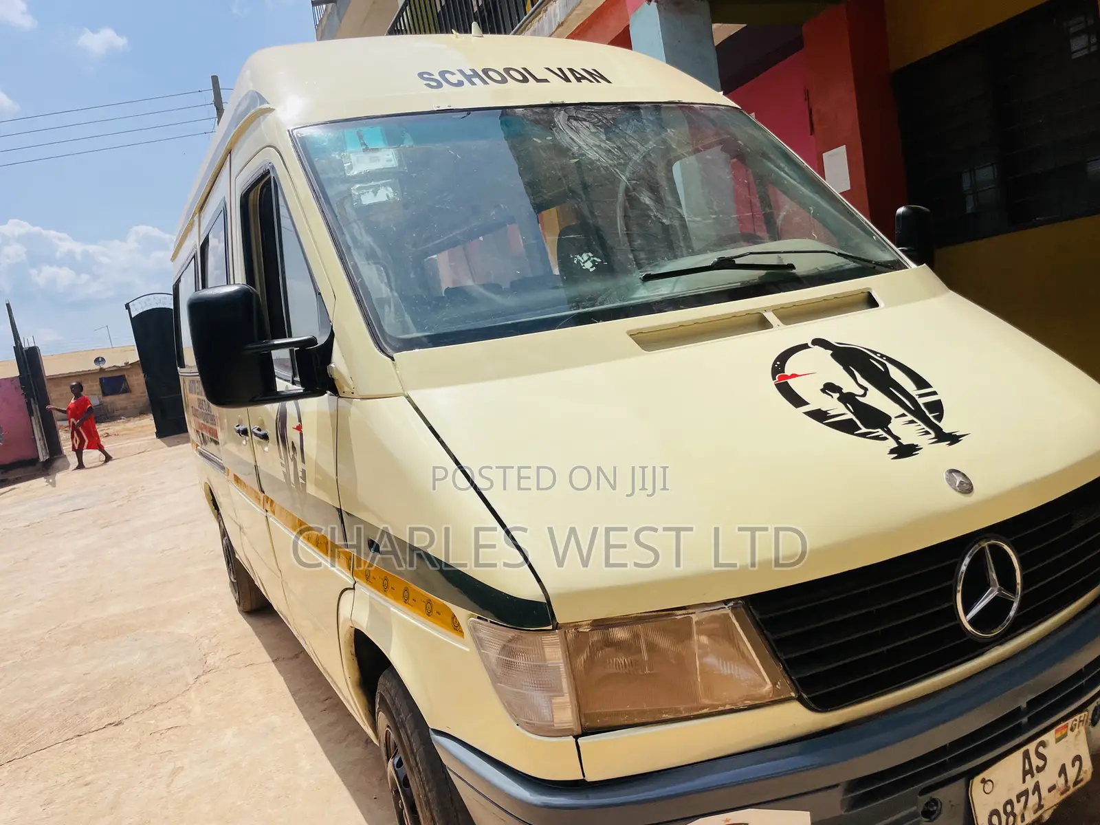 Mercedes-Benz Sprinter 2000 Yellow