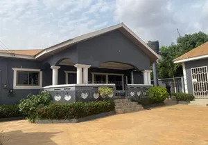 8bdrm House in Atonsu Feyiase, Kumasi Metropolitan for sale