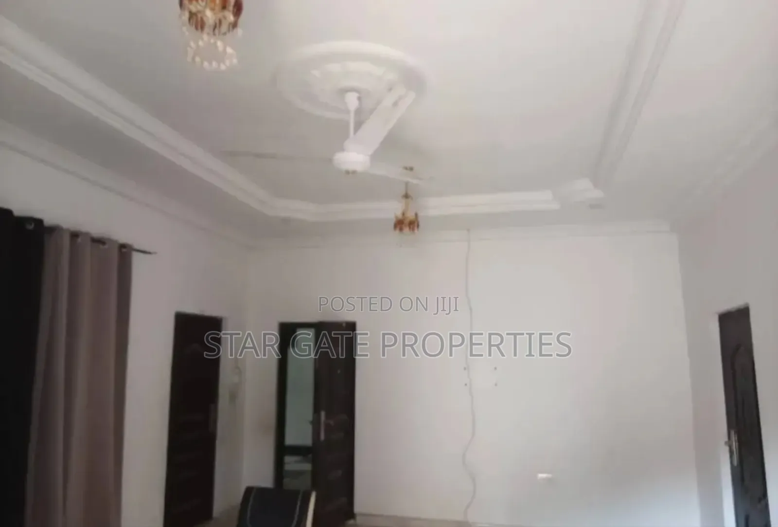 7bdrm House in Brofoyeduru Adumasa,, Kumasi Metropolitan for sale