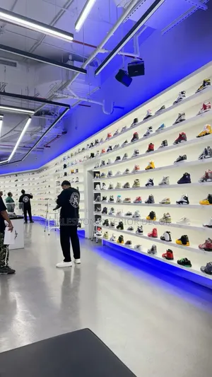 Quality P. O .P Shoe Rack Designer Installation