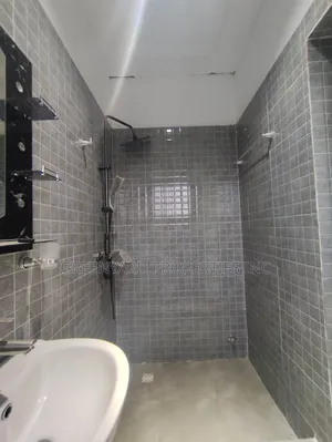 4bdrm House in Ars, East Legon for sale