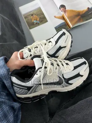 Nike Vomero 5 Phantom Dust