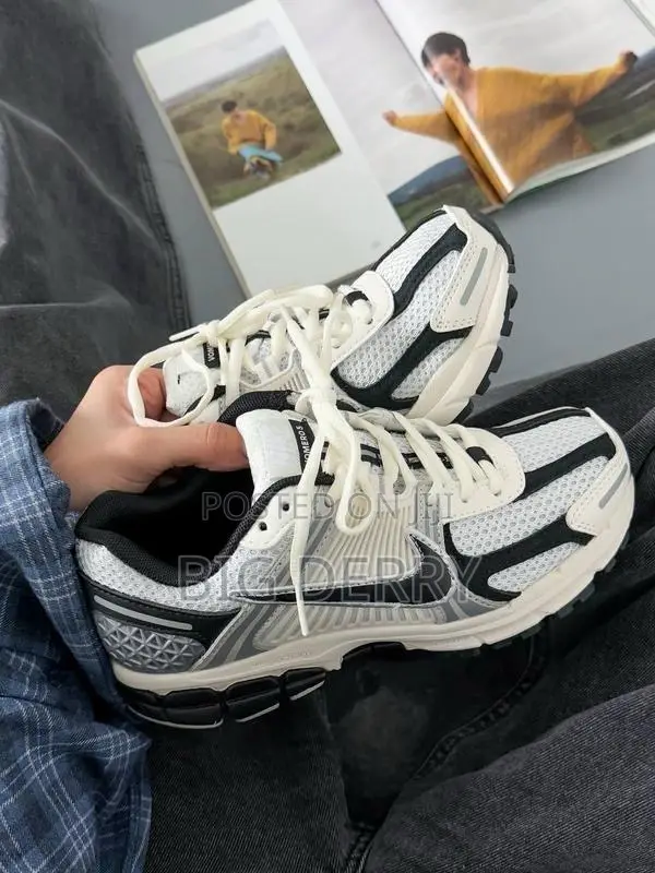 Nike Vomero 5 Phantom Dust