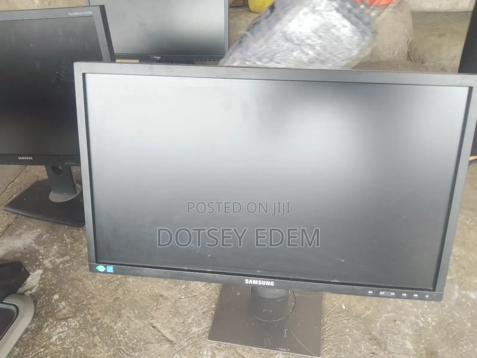 Samsung 24 Inches Monitor