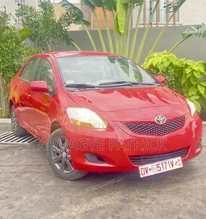 Photo - Toyota Yaris 2012 Red
