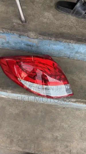 Hyundai Veloster Taillight 2010,2011,2012,2013,2014,2015
