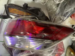 Toyota Highlander 2014-2016 Taillight Used