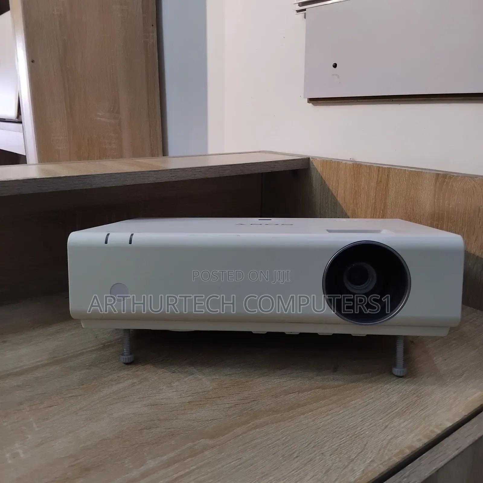 Sony VPL-Ex255 Projector