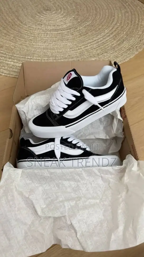 New Skull Vans Black Suede N White