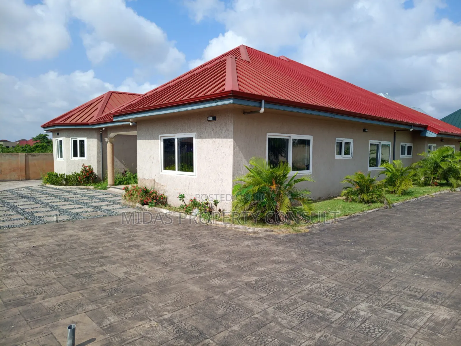 6bdrm House in Appolonia, Oyibi for sale
