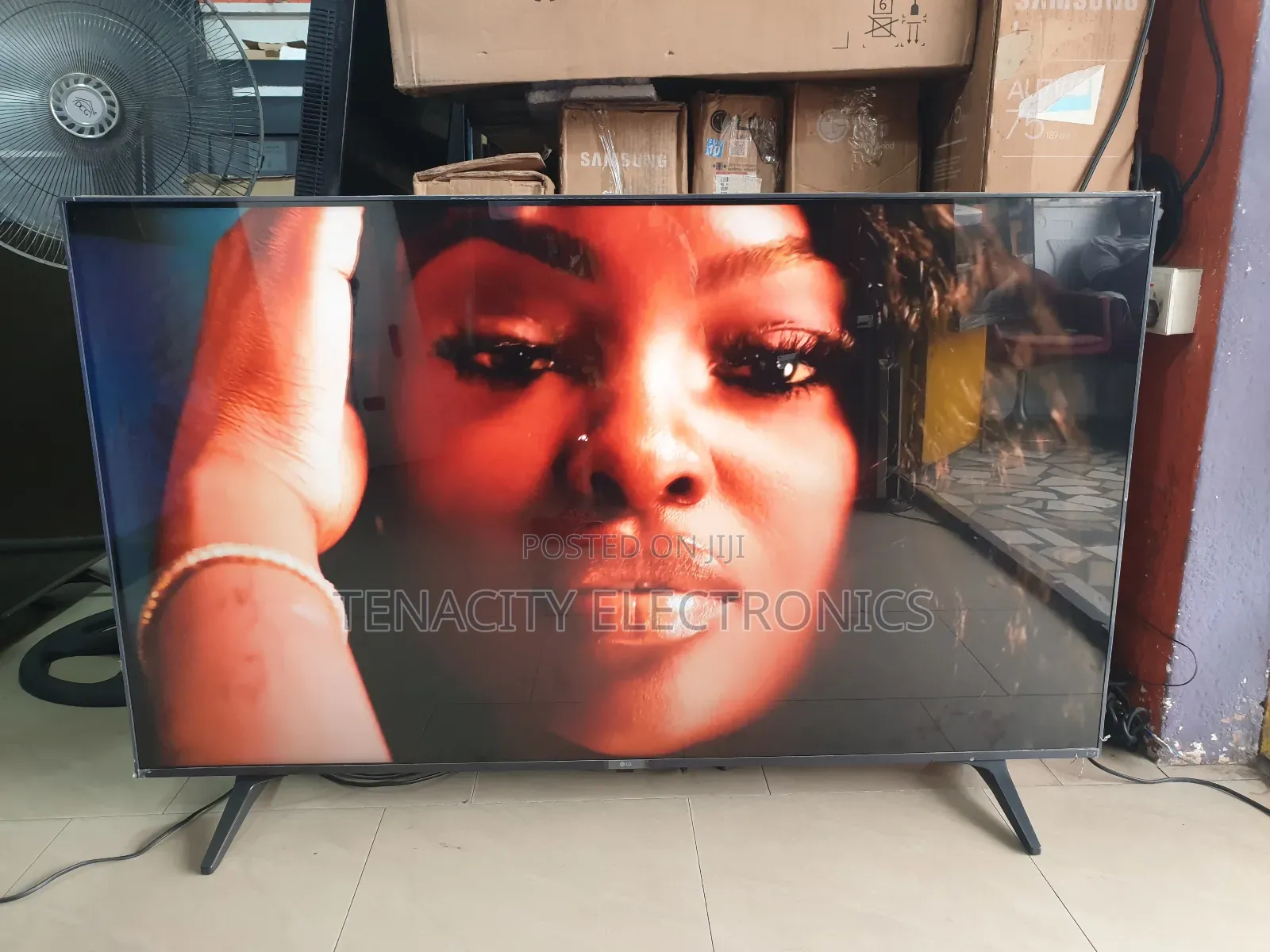 2024/Lg 55"Uhd HDR Edgeless Smart Satellite Tv