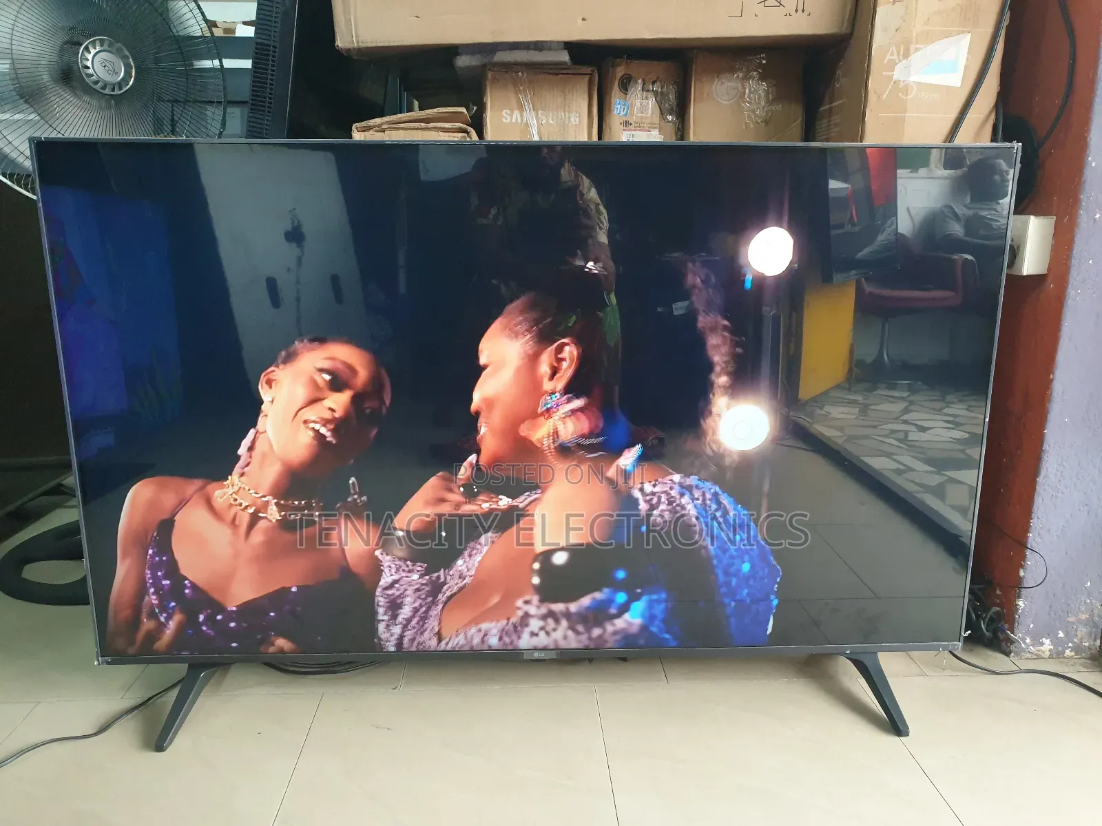 2024/Lg 55"Uhd HDR Edgeless Smart Satellite Tv