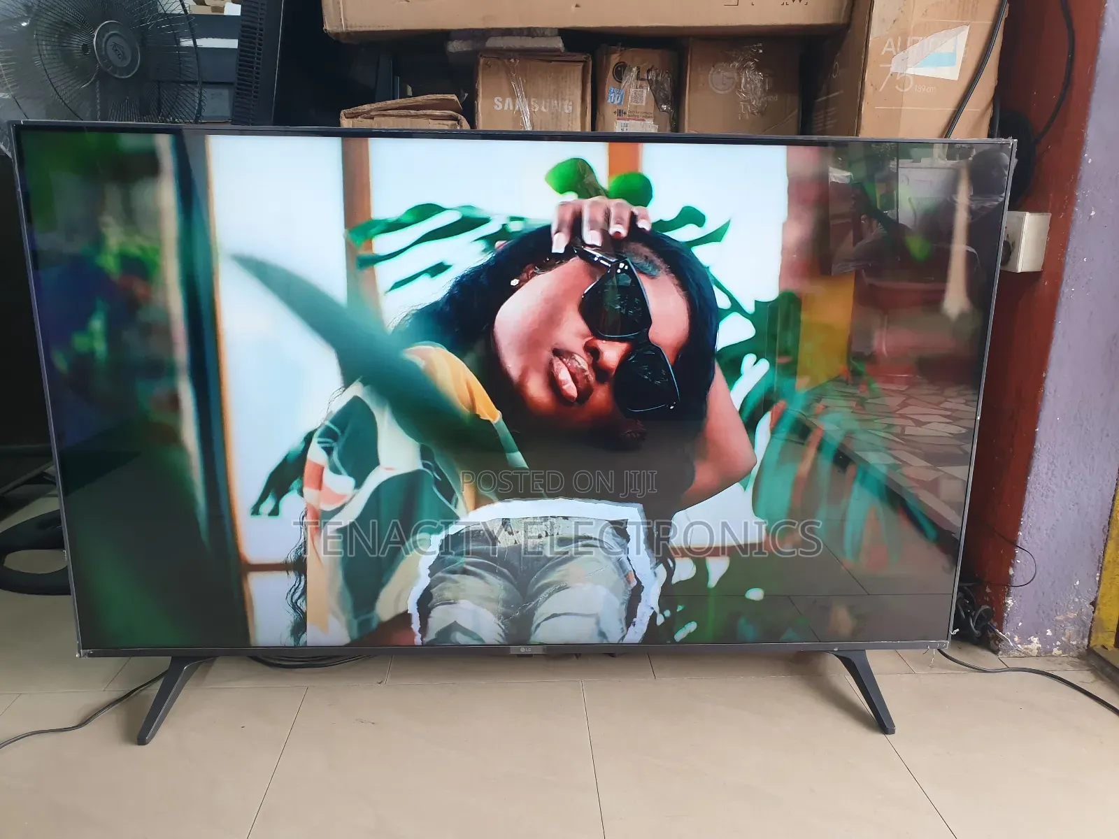 2024/Lg 55"Uhd HDR Edgeless Smart Satellite Tv