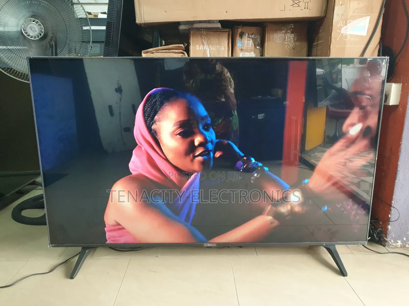 2024/Lg 55"Uhd HDR Edgeless Smart Satellite Tv