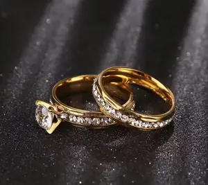 Sleek Two Piece Gold Ring Set for Engagement Wedding