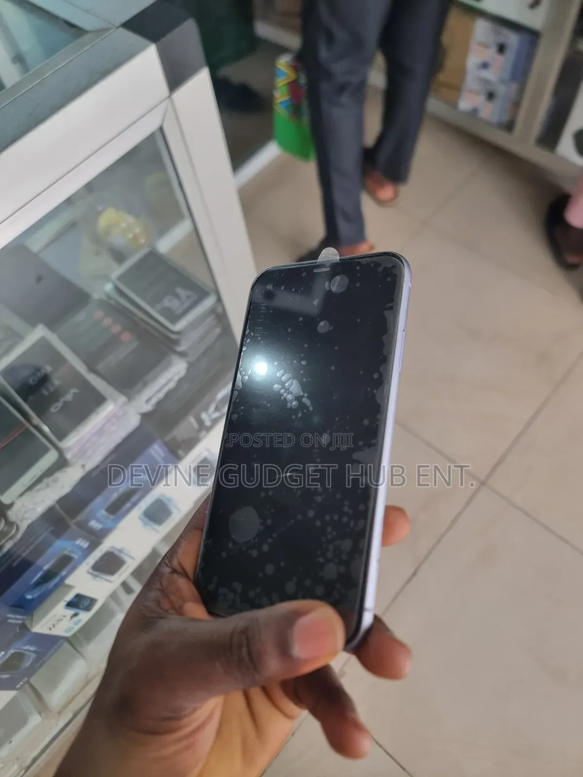 New Apple iPhone 11 128 GB Purple