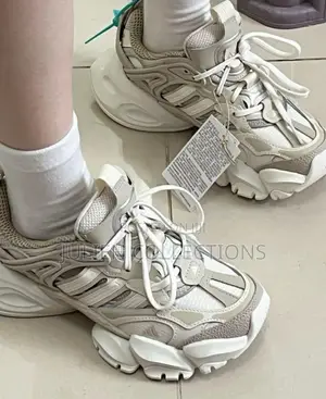 Adidas XLG Runner L Cream