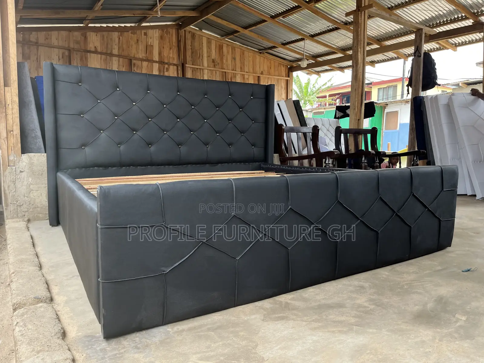 Black Queen Size Bedframe 72x75// Luxurious And Durable