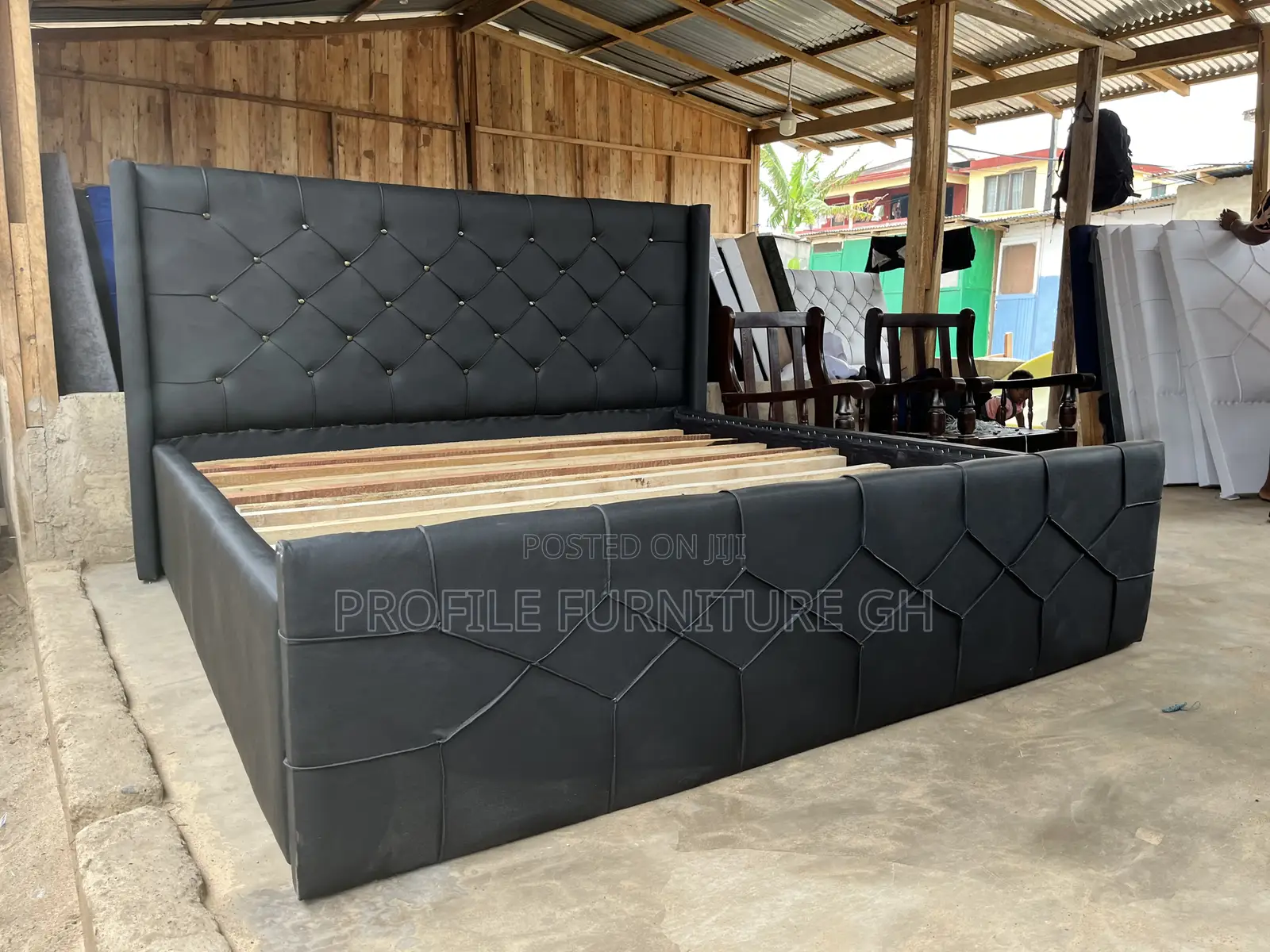 Black Queen Size Bedframe 72x75// Luxurious And Durable