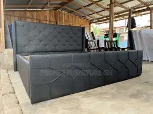 Black Queen Size Bedframe 72x75// Luxurious And Durable