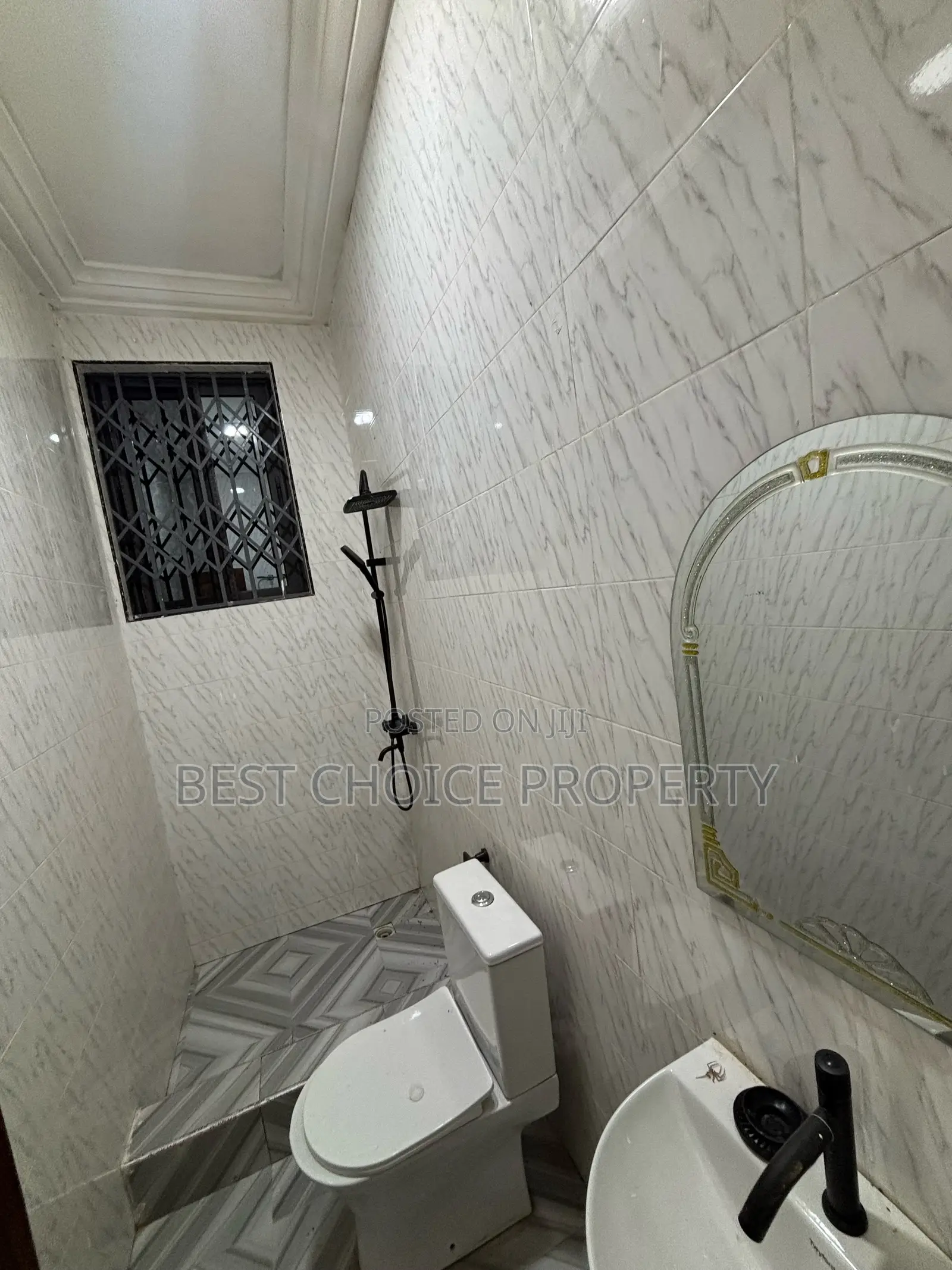 2bdrm Apartment in Owusu Ansar, Oyarifa for rent