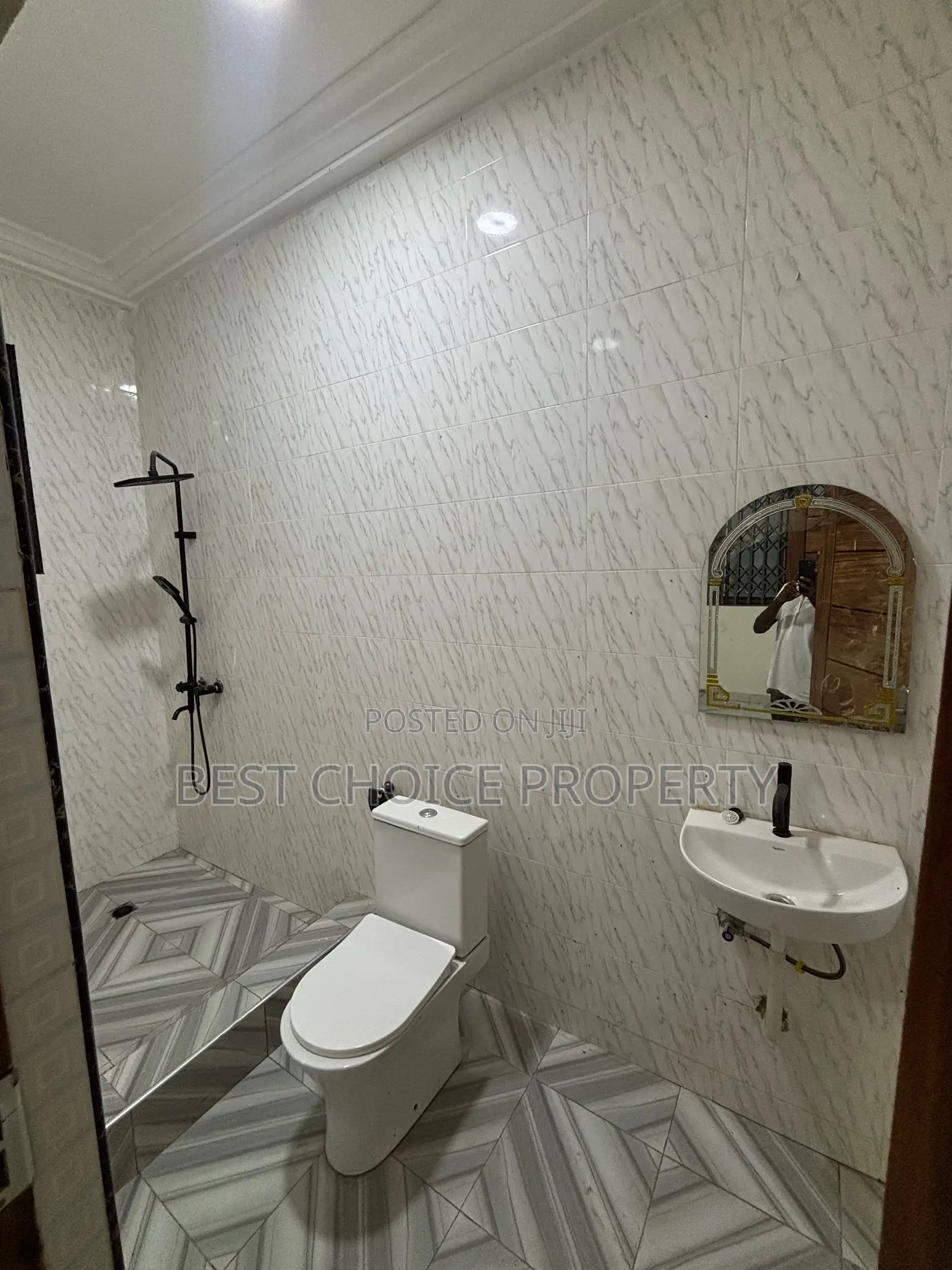 2bdrm Apartment in Owusu Ansar, Oyarifa for rent