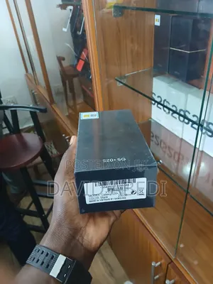 New Samsung Galaxy S20+ 5G 256 GB Black