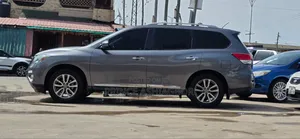 Nissan Pathfinder SL 4dr SUV 4WD (3.5L 6cyl CVT) 2015 Gray