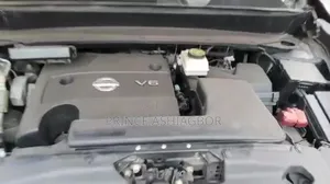 Nissan Pathfinder SL 4dr SUV 4WD (3.5L 6cyl CVT) 2015 Gray