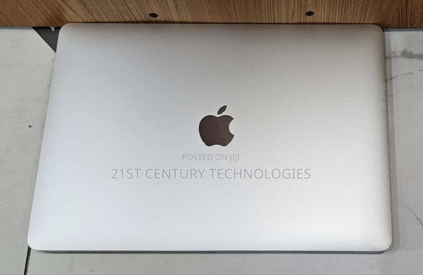 Laptop Apple MacBook Pro 2020 16GB Intel Core I5 SSD 256GB