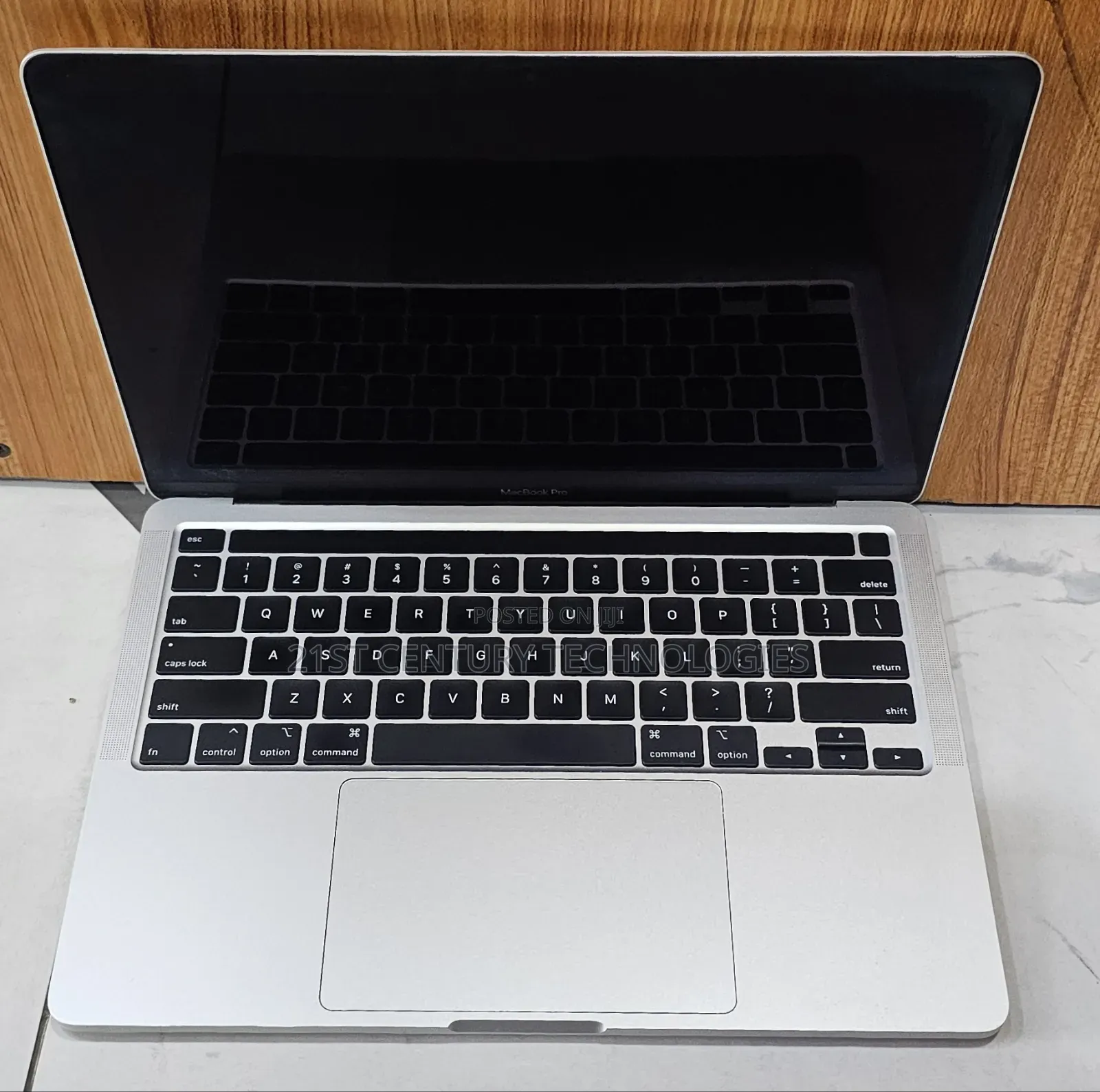 Laptop Apple MacBook Pro 2020 16GB Intel Core I5 SSD 256GB