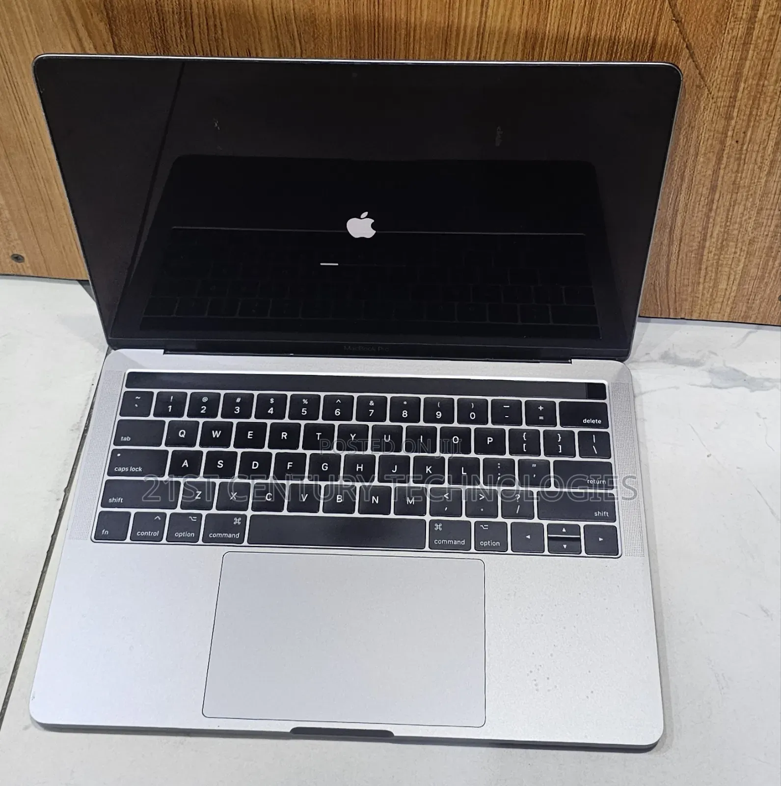 Laptop Apple MacBook Pro 2017 8GB Intel Core i5 SSD 256GB