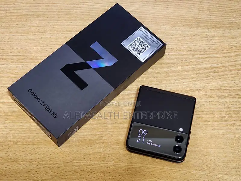New Samsung Galaxy Z Flip 3 128 GB Black