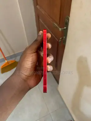 Apple iPhone 13 256 GB Red