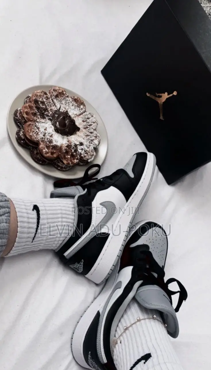 Jordan 1 Retro Low "Core Black/Particle Grey"