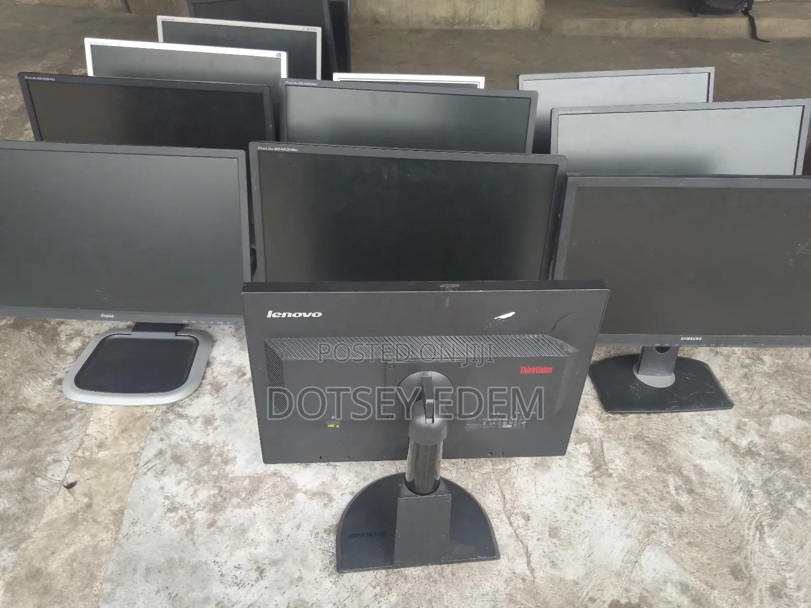 Lenovo 24 Inches Monitor