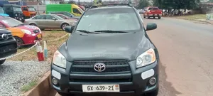 Photo - Toyota RAV4 2011 Green