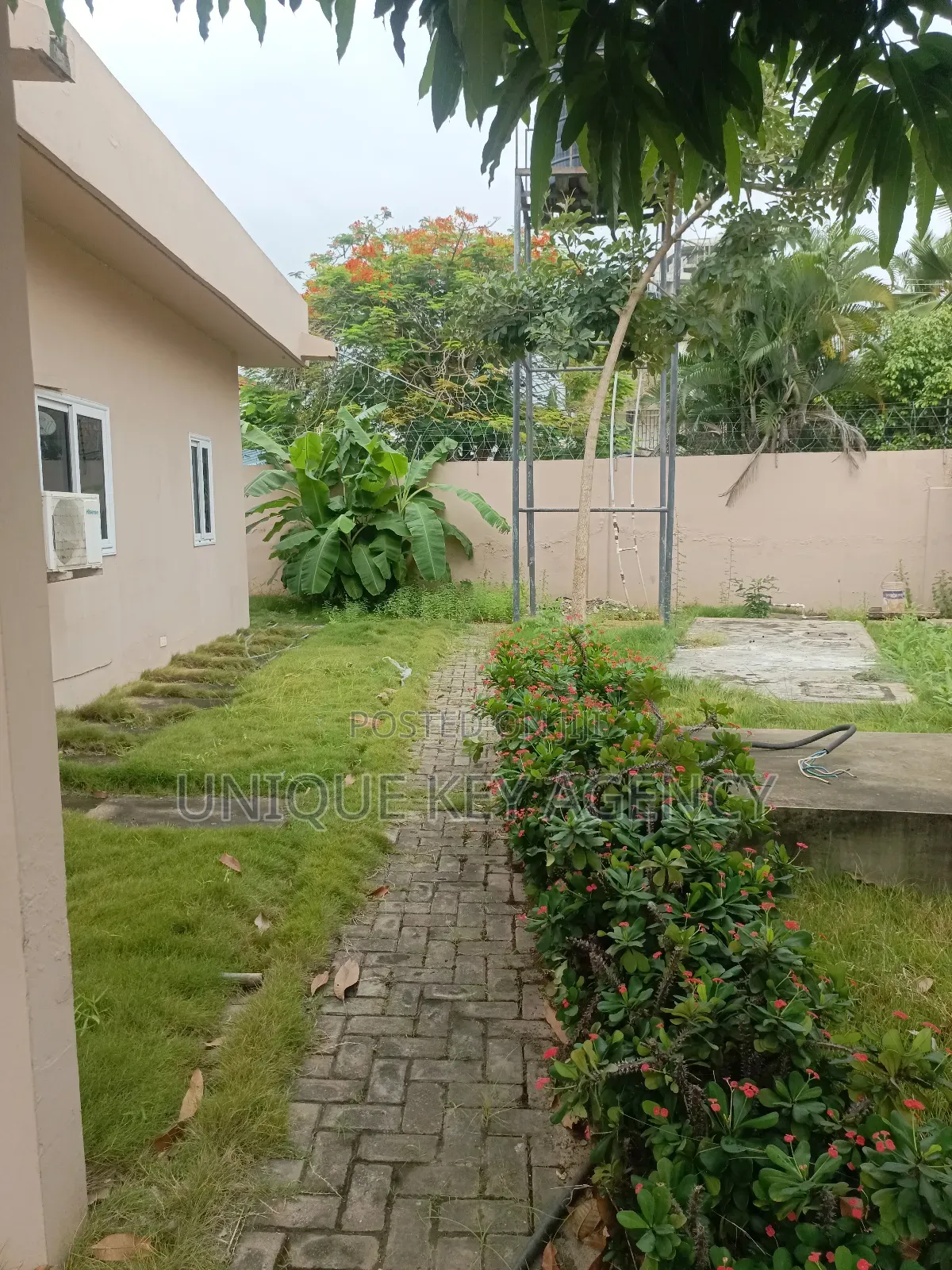 5bdrm House in Unique Key Agency, Dzorwulu for rent