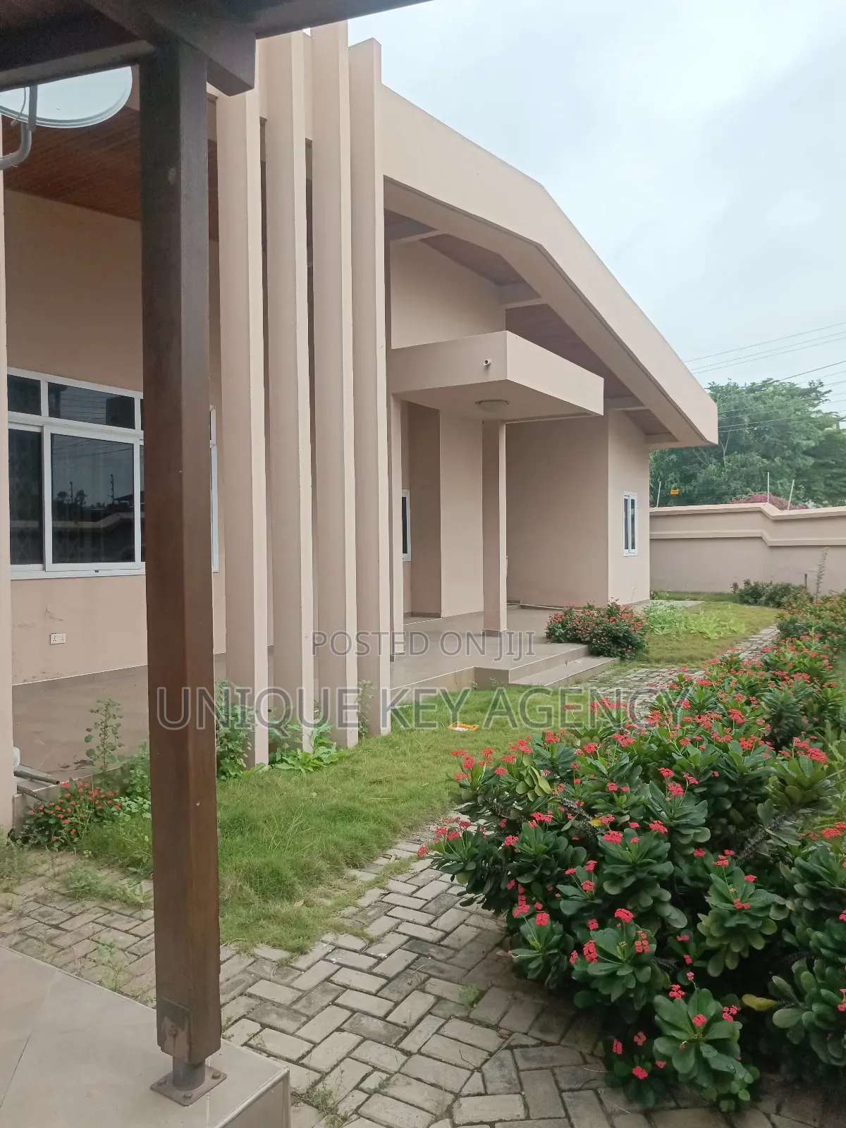5bdrm House in Unique Key Agency, Dzorwulu for rent