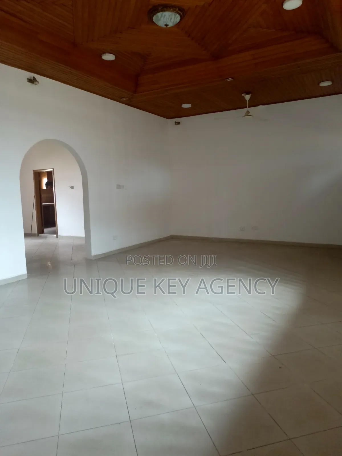 5bdrm House in Unique Key Agency, Dzorwulu for rent