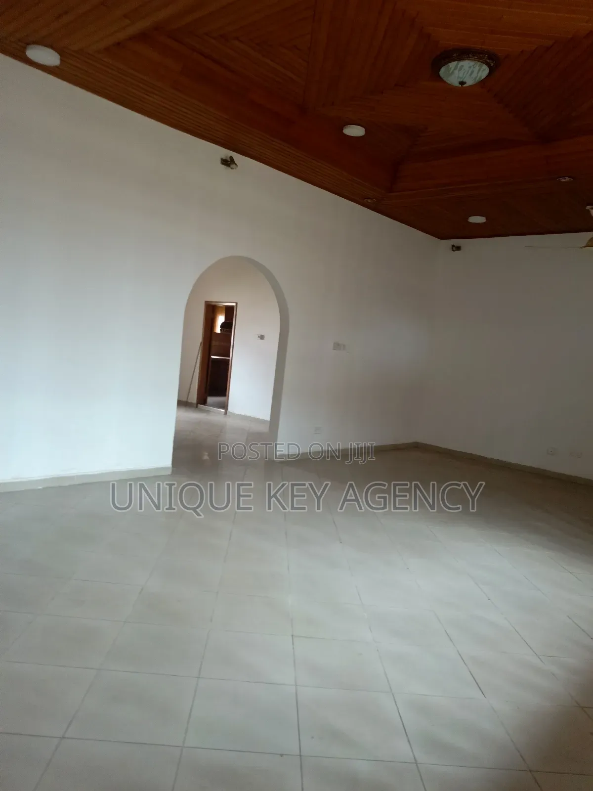5bdrm House in Unique Key Agency, Dzorwulu for rent