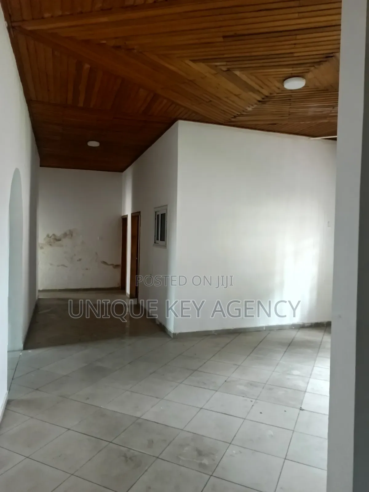 5bdrm House in Unique Key Agency, Dzorwulu for rent